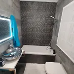 Modern 2 Bedroom